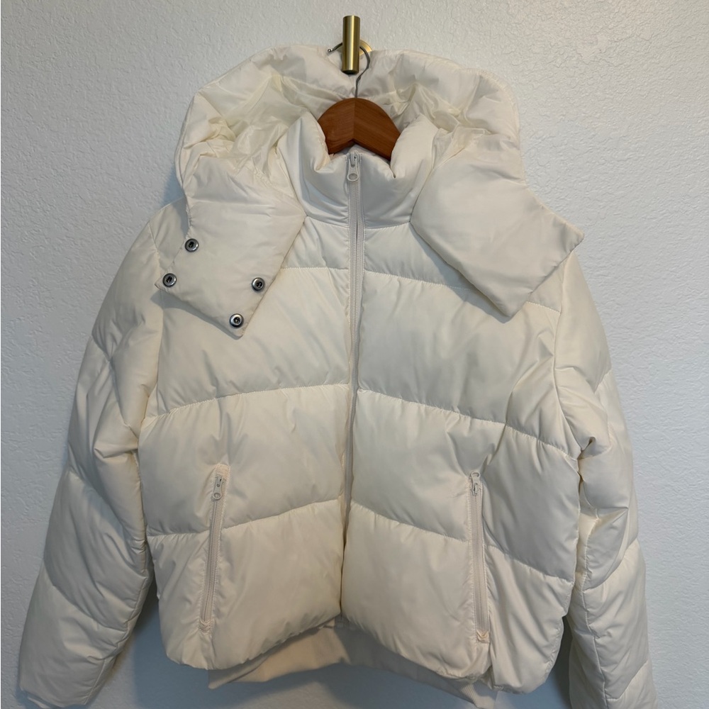 ALO Ivory Foxy Puffer Jacket